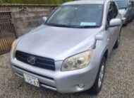 SUV Toyota RAV4