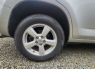 SUV Toyota RAV4