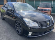 👑 Royalty on wheels — Toyota Crown Royal Series