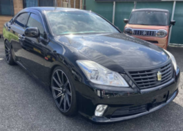👑 Royalty on wheels — Toyota Crown Royal Series